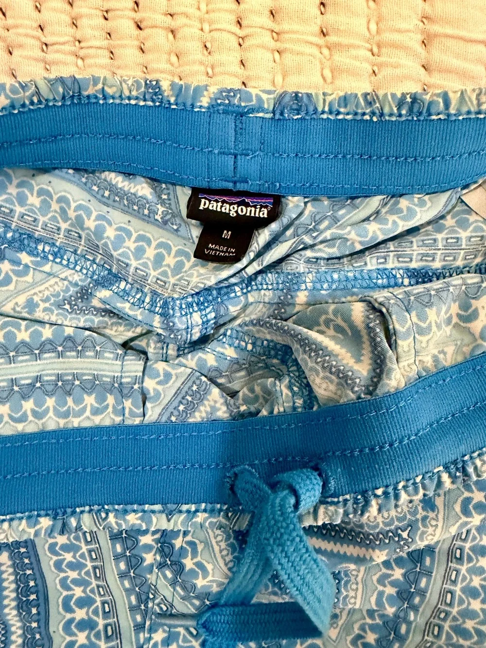 Patagonia Baggies in Blue Geo Print - 5in inseam - Picture 7 of 8